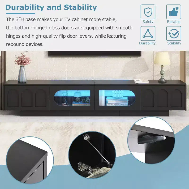Meuble TV en MDF noir avec éclairage RGB et portes de placard cintrées, compatible jusqu'à 95"
