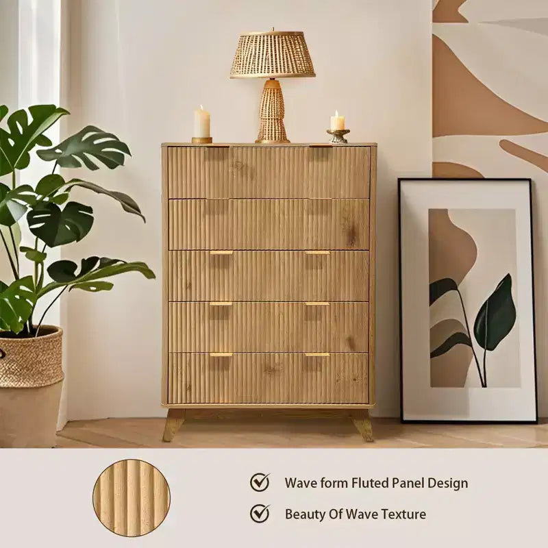 Commode 5 tiroirs cannelés en bois, 119 cm de haut, 1 personne