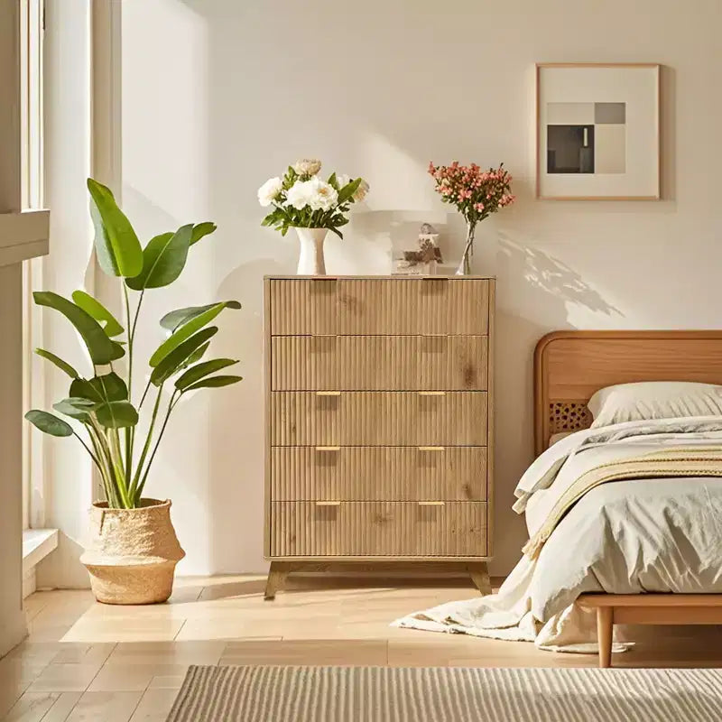 Commode 5 tiroirs cannelés en bois, 119 cm de haut, 1 personne